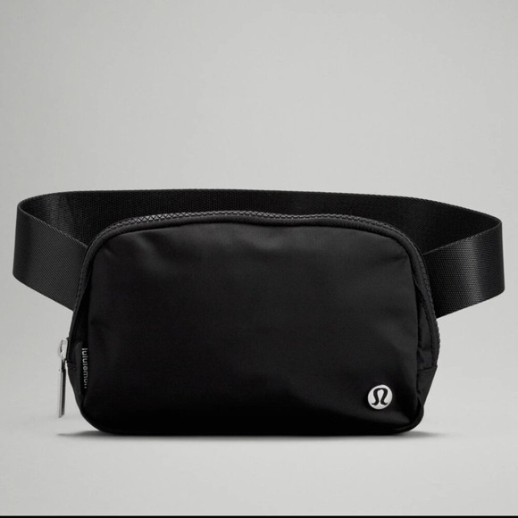 Lululemon Black Belt Bag - Picture 1 of 6